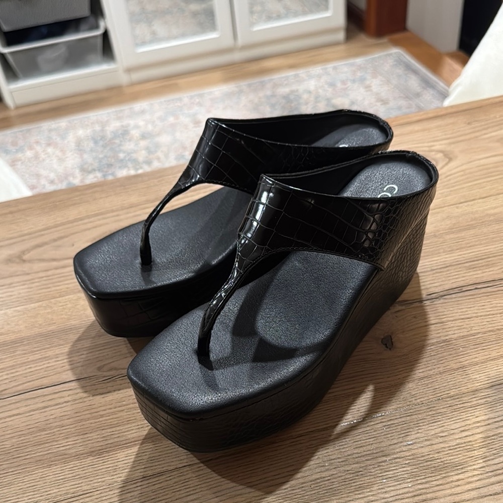 Coconuts by Matisse Black Platform Sandals